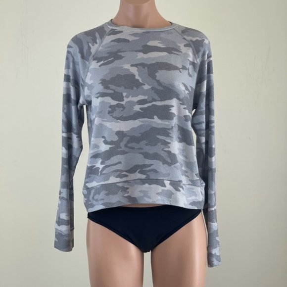 Beyond Yoga NWT Women's Grey Printed FAVORITE Hacci Pullover - Picture 2 of 7
